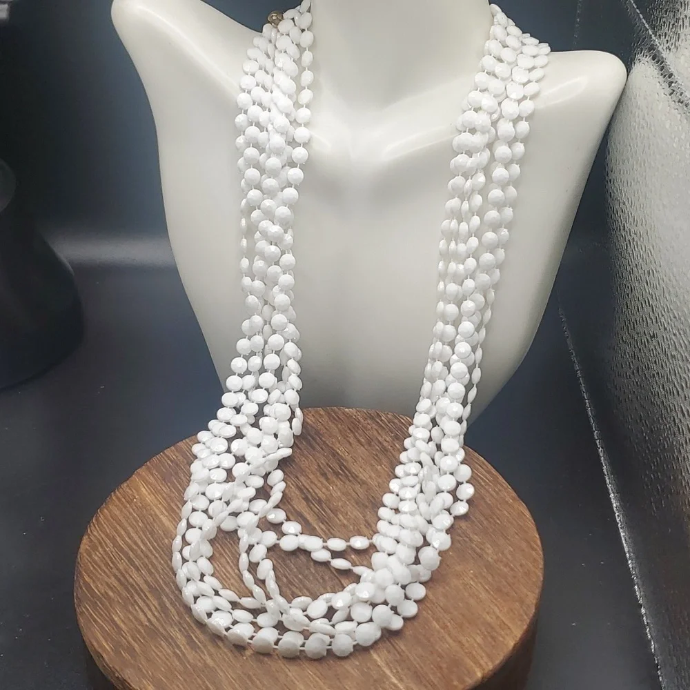N2810 grandma core‎ estate white beaded necklace multi tier vintage